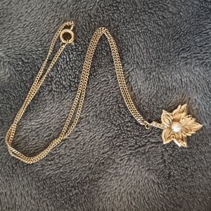 Women's maple leaf necklace